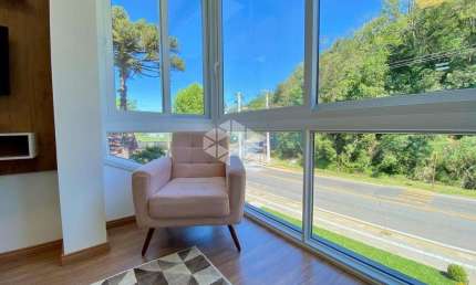 Apartamento 2 dormitórios sendo uma suíte, localizado no bairro Avenida central Gramdo RS