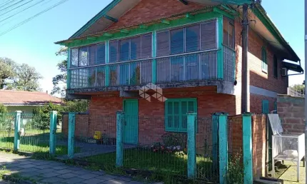 casa  72 m², 6 dormitórios, sendo suite, localizada no bairro luiza