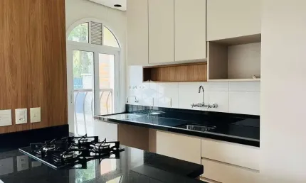 Apartamento Semimobiliado com 2 dormitórios a 1 quadra da Catedral de Canela