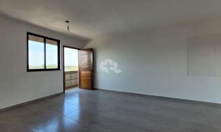 Apartamento com 2 dormitórios, pátio/sacada e  1 vaga
