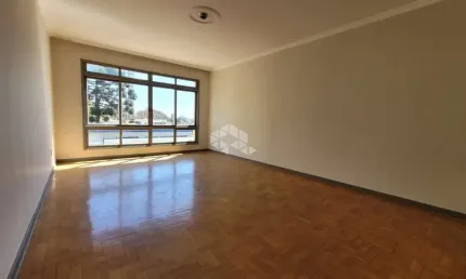 Apartamento com 3 dormitórios e 4 vagas na Av. Carlos Gomes