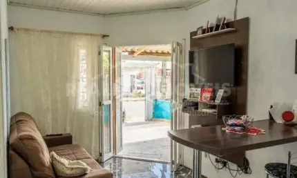 Casa 2 Dormitórios, à venda, no bairro Três Marias-Esteio
