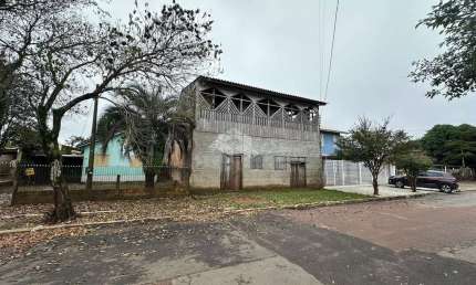 Vendo terreno com estrutura residencial e comercial.