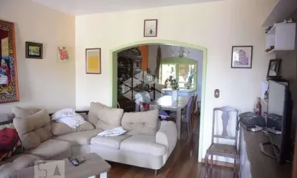 Casa Estilo sobrado com 3 dormitórios, uma suíte no Bairro São Jose