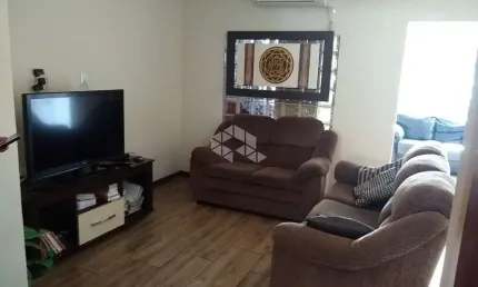 Linda Casa com 3 Dormitórios sendo 1 suite , no Bairro Tamandaré - Excelente Localização em Esteio/RS