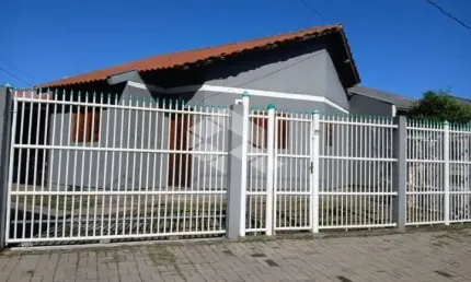 Casa 2 Quartos para  Vender  em  Condomínio R$ 215.000