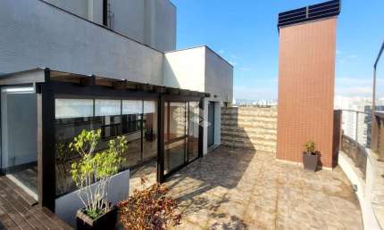Cobertura com 3 dormitórios / 1 suíte / 3 vagas / piscina / churrasqueira / lareira