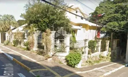 Casa com 3 suítes, e 3 vagas de garagem no bairro Niteriói em Canoas