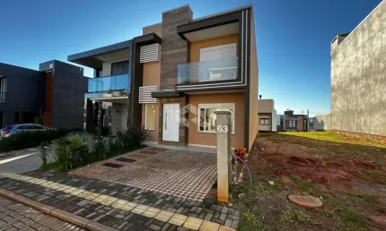 Casa em Condomínio Fechado com 3 Quartos e Suíte - Gravataí