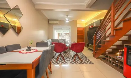 Casa sobrado semi mobiliada  2 dormitórios 2 suítes/ pátio com churrasqueira