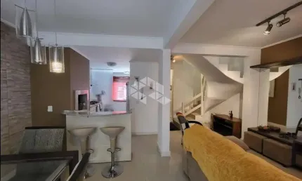 Casa com 03 dormitórios , suuíte, possui sótão, em Condomínio semimobiliada, pode financiar e usar FGTS,  Bairro Moinhos de Vento Canoas