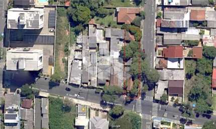 Terreno com 1100m² localizado no bairro Nossa Senhora das Graças.