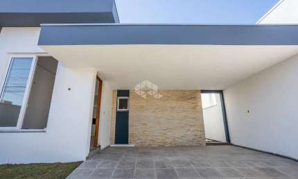Casa térrea com 3 dormitórios sendo 1 suíte, aceita financiamento no Bairro Igara/Canoas.