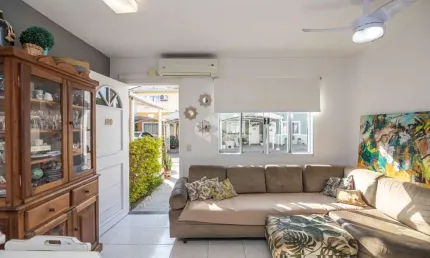 Casa em Condomínio 3 dormitórios semi mobiliado, 1 vaga de garagem, Marechal Rondon, próximo ao parkshopping Canoas, aceita financiamento e FGTS.