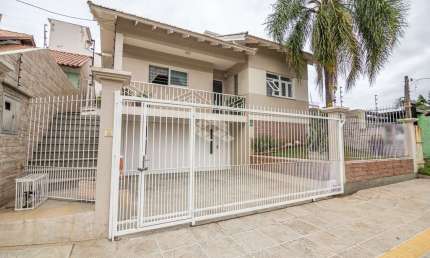 Casa sobrado, com 145.00 m², 3 dormitórios, 3 banheiros 1 suíte, 2 Vagas coberta, bairro São José em canoas, aceita financiamento e FGTS.