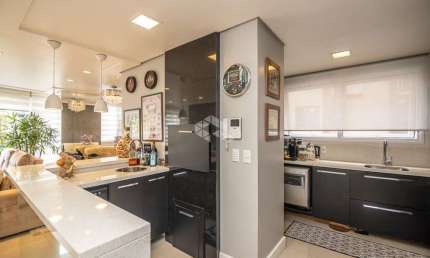 Apartamento de 3 dormitórios transformado em 2 suítes no Centro de Canoas.