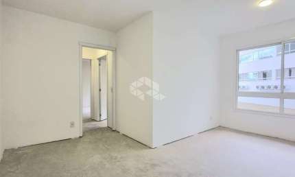 Apartamento, 02 dormitórios sendo 01 suíte, 1 vaga de garagem, churrasqueira.  No condomínio Life Park. Aceita FGTS e Pode ser financiado