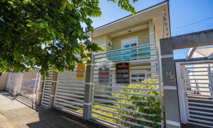 Casa/Sobrado em condomínio semi mobiliado no Bairro Rio Branco, 3 Quartos sendo 1 suíte com sacada, espaço gourmet com churrasqueira, 2 vagas