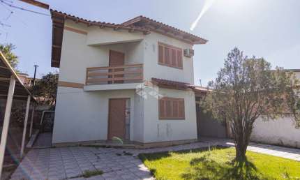 Sobrado/Casa com 3 Dormitórios/Quartos Localizado no Bairro Igara em Canoas/RS