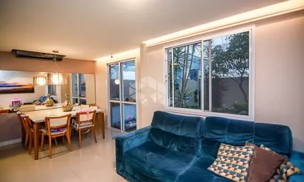 Sobrado finamente decorado com 3 (três) dorm sendo uma suíte próximo ao park shopping em Canoas