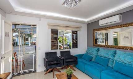 Sobrado de 3 dormitórios, sala de estar e jantar no Bairro Rio Branco/Canoas.