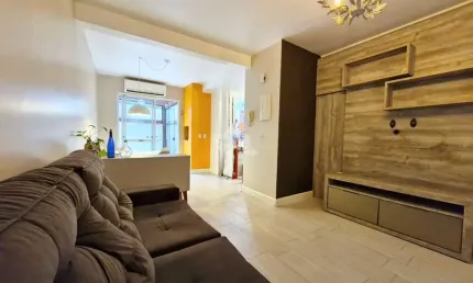 Casa em condomínio Vivendas do Lago, área de 107,65m² privativa, com 2 dormitórios, 2 banheiros, 2 vagas cobertas.Aceita Financiamento e FGTS.