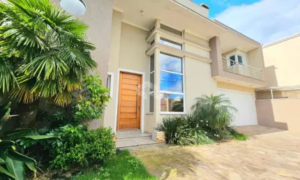 Casa sobrado com 3 quartos sendo 1 suíte master e 4 vagas no bairro igara em canoas rs