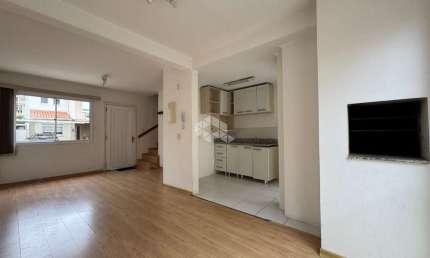 Casa em condomínio Vivendas do Lago, com 2 dormitórios, 2 banheiros, 2 vagas de garagem. Aceita Financiamento e FGTS.