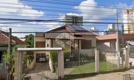 Venda de Imóvel - Casa Semi-Mobiliada de Alto Padrão