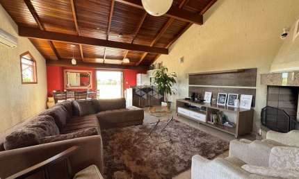 Casa Sobrado de Alto Padrão com 3 Suítes e Lazer Completo em Igara