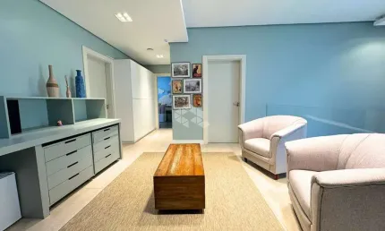 Casa mobiliada com 3 dormitórios, 2 suítes, vaga coberta para 2 veículos, no bairo estância velha, na cidade de canoas. aceita financiamento bancário.