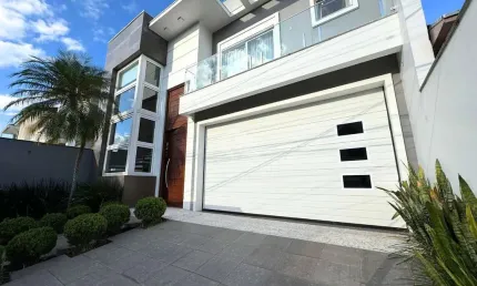 Casa mobiliada com 3 dormitórios, 2 suítes, vaga coberta para 2 veículos, no bairo estância velha, na cidade de canoas. aceita financiamento bancário.