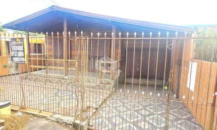 Casa com 204 m² de área privada, 3 dormitórios sendo 2 suítes, sala de estar, jantar e cozinha, vaga de garagem coberta para 3 carros a venda