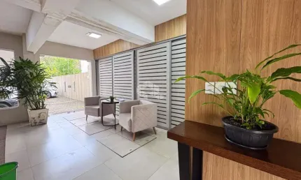 Apartamento 2 dormitórios, 1 suíte, vaga de garagem coberta, próximo ao Parkshopping, no bairro Nossa Senhora das Graças, na cidade de Canoas/RS.