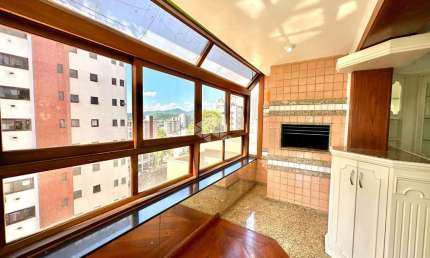 Apartamento 3 dormitórios, suíte, 4 banheiros, 2 vagas, bairro Centro, em Novo Hamburgo. Aceita financiamento e FGTS.