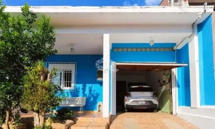 Casa 2 dormitórios, bairro São José, Canoas - 77m² privativos, semimobiliada, com placas solares, 2 vagas de garagem | Aceita financiamento e FGTS