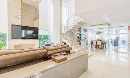 Sobrado mobiliado à venda no condomínio Villagio Firenze - Cachoeirinha RS - 4 suítes, 305m² privativos - Aceita financiamento