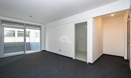 Apartamento amplo de 2 dormitório, sacada integrada, vista panorâmica, elevador, próximo ao Carrefour, no bairro Centro de Novo Hamburgo.