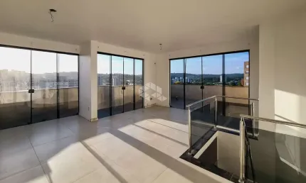 Cobertura com 3/4 dormitórios, suíte, sacada, terraço, elevador, vagas, piscina, quiosque. Aceita financiamento. Bairro Vila Rosa, Novo Hamburgo.