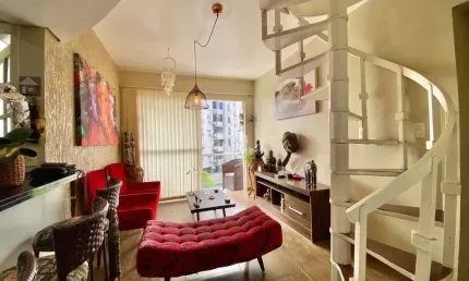 Cobertura de 2 quartos, 2 banheiros, amplo terraço, vaga de garagem