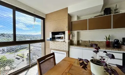 Apartamento de 2 dormitórios (1 suíte), sacada com churrasqueira e 2 vagas de garagem no centro de novo hamburgo.