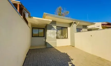 Casa Térrea com 3 Dormitórios no Bairro Igara - Canoas