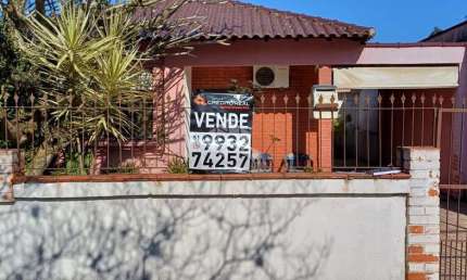 Casa com 3 quartos à venda na Rua Vinte e Dois de Abril, 275, Nossa Senhora das Graças, Canoas