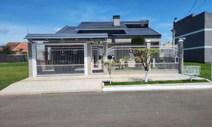 Casa três dormitórios e uma suíte no Bairro São José em Canoas