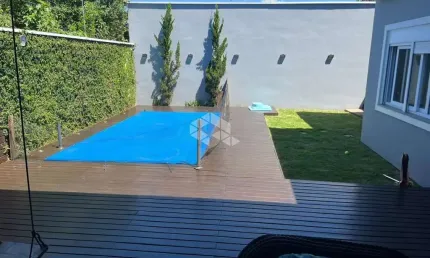 Sobrado Alto Padrão 04 quartos 01 suite com piscina em Canoas