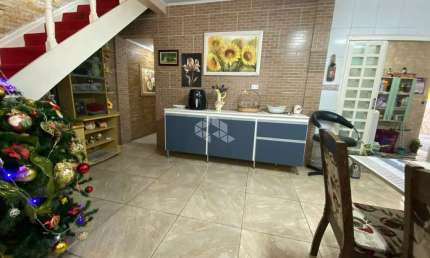 CASA SOBRADO DE 4 QUARTOS COM PÁTIO NO BAIRRO NITERÓI