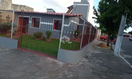 Casa 2 quartos, 1 banheiro, sala, cozinha .Bairro  guajuviras