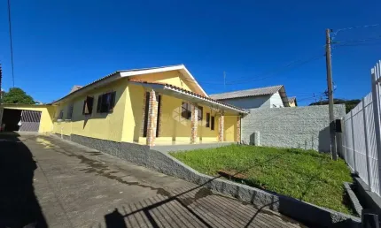 Casa ampla com 4 quartos, 03 vagas no bairro igara - canoas