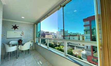 Apartamento 02 dormitórios,frente com sacada, Sol Leste, Praça Flavio Boianovski, Capão da Canoa!