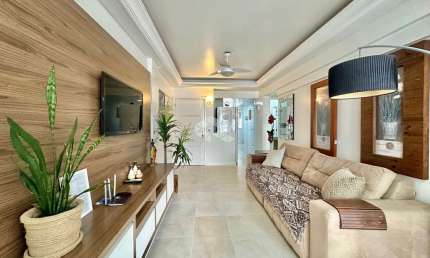 Apartamento com 02 quartos , mobiliado, piscina, 02 elevadores, Centro de Capão da Canoa!!